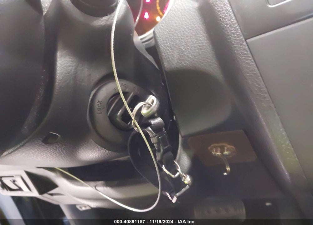 2009 NISSAN VERSA 1.8SL VIN: 3N1BC13E59L389816