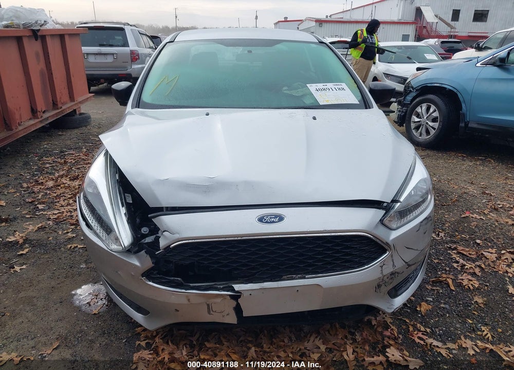 2018 FORD FOCUS S VIN: 1FADP3E28JL266414