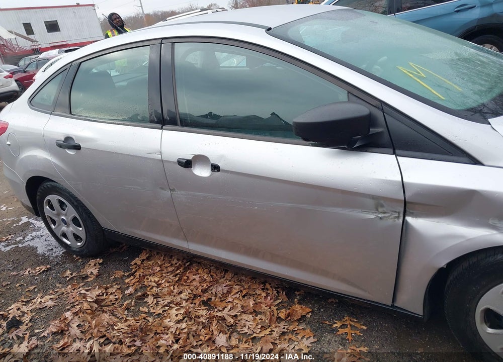 2018 FORD FOCUS S VIN: 1FADP3E28JL266414