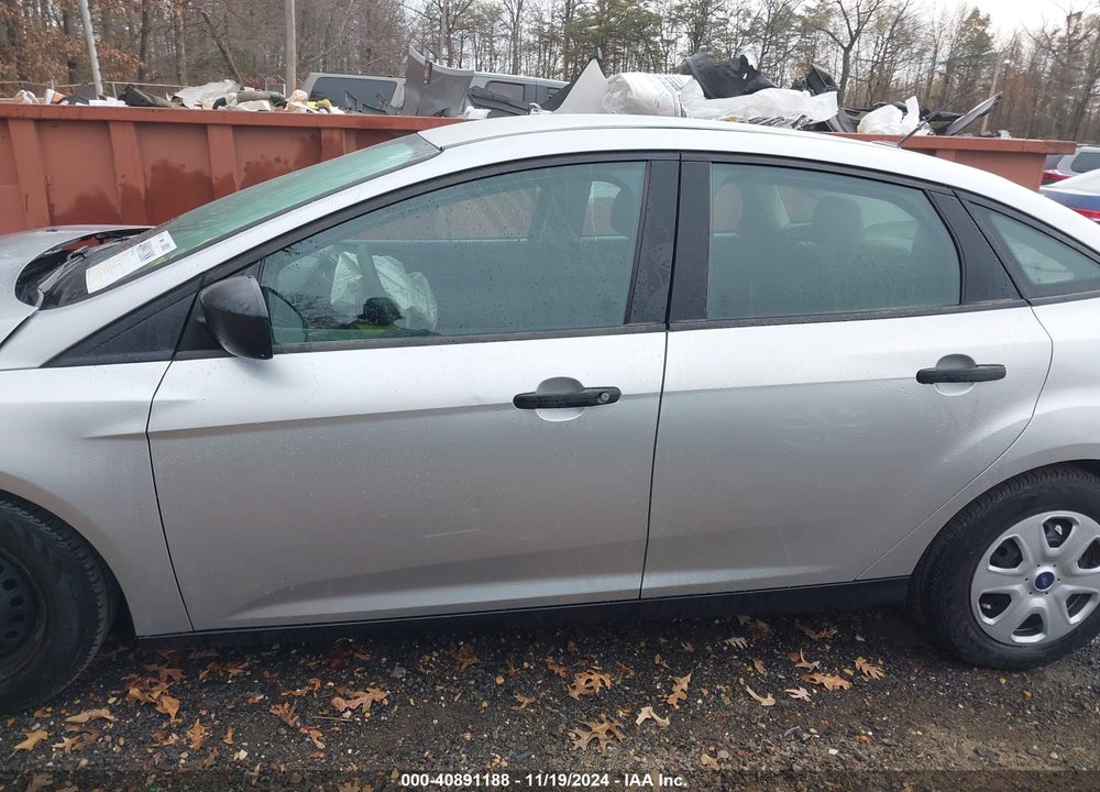 2018 FORD FOCUS S VIN: 1FADP3E28JL266414