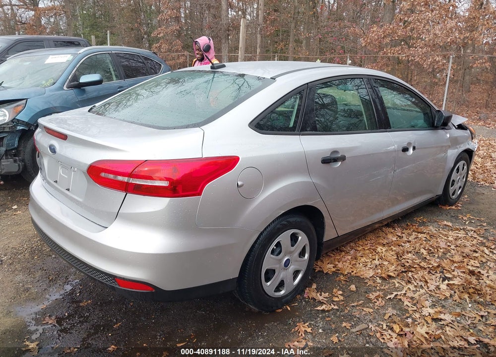2018 FORD FOCUS S VIN: 1FADP3E28JL266414
