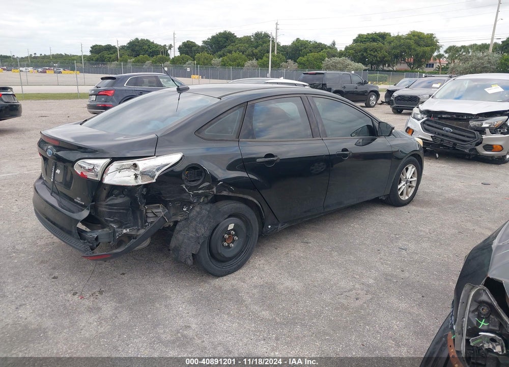 2015 FORD FOCUS SE VIN: 1FADP3F22FL259738