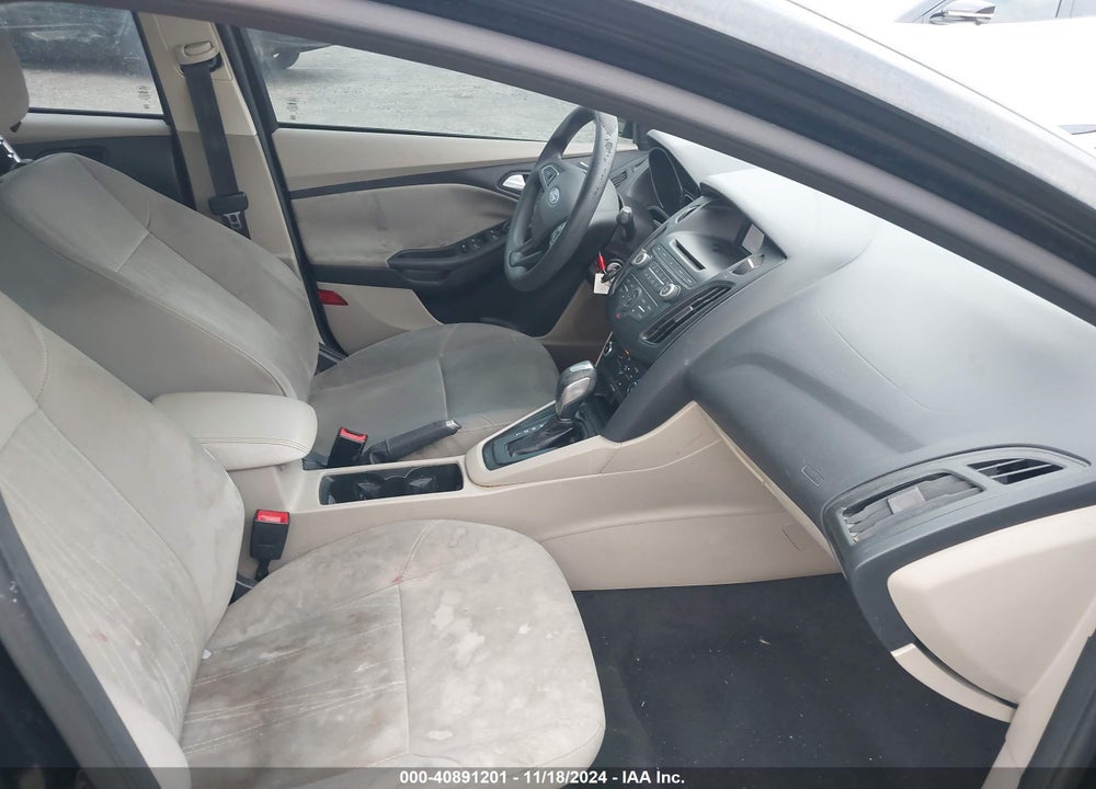 2015 FORD FOCUS SE VIN: 1FADP3F22FL259738