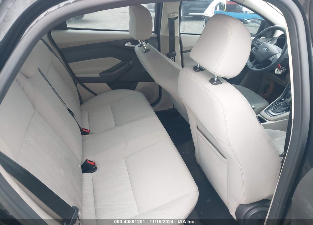 2015 FORD FOCUS SE VIN: 1FADP3F22FL259738