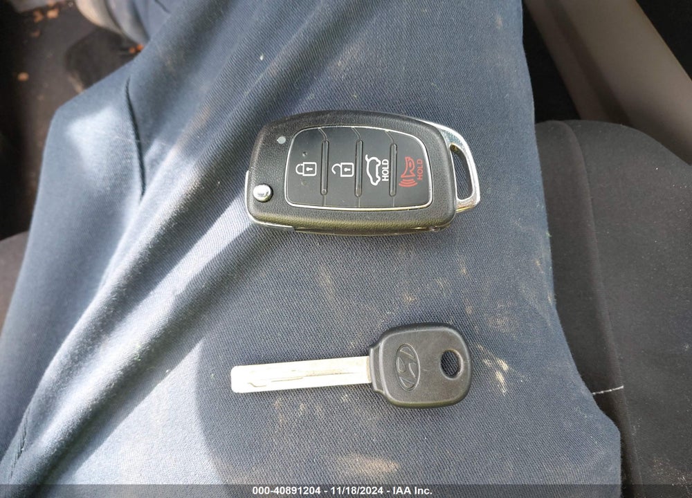 2016 HYUNDAI SONATA SE VIN: 5NPE24AF7GH318639