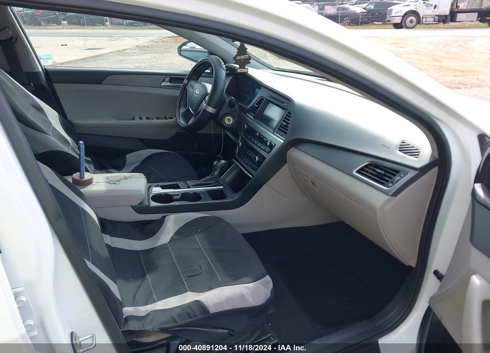 2016 HYUNDAI SONATA SE VIN: 5NPE24AF7GH318639