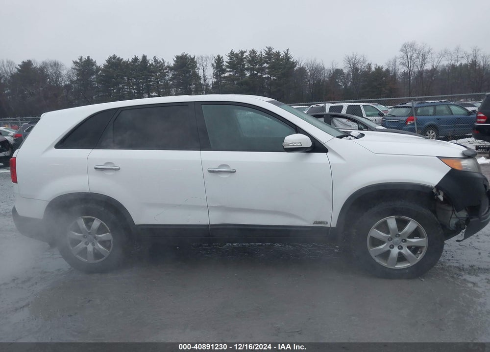 2013 KIA SORENTO LX VIN: 5XYKTCA61DG409693