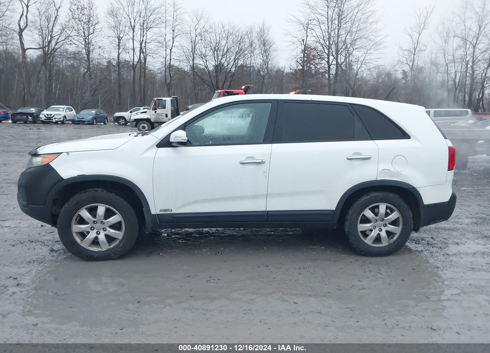 2013 KIA SORENTO LX VIN: 5XYKTCA61DG409693