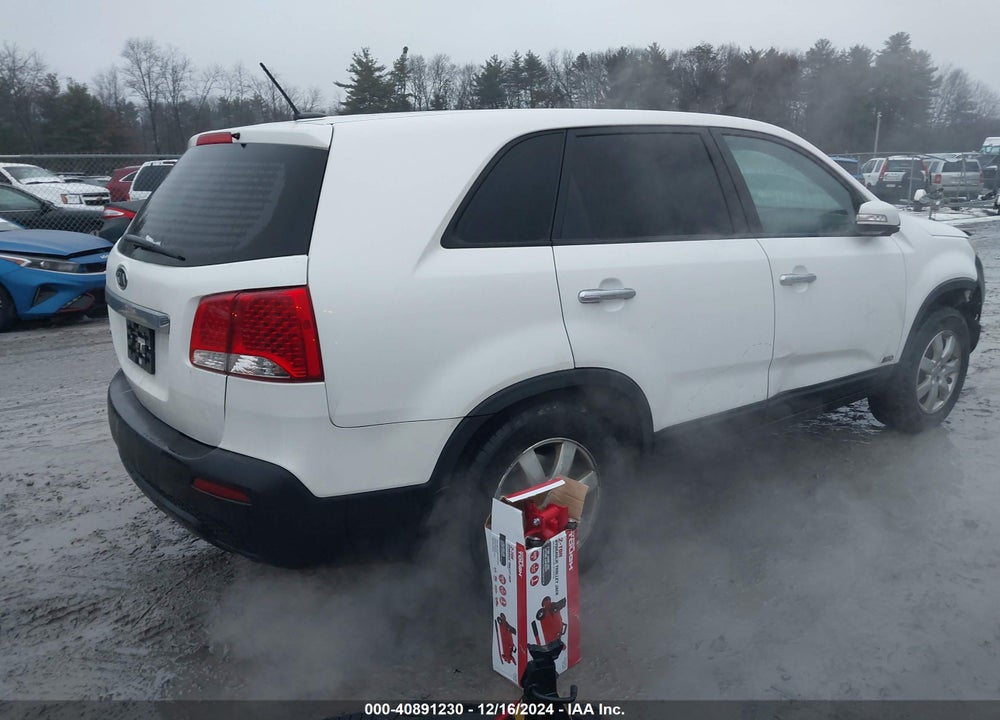2013 KIA SORENTO LX VIN: 5XYKTCA61DG409693