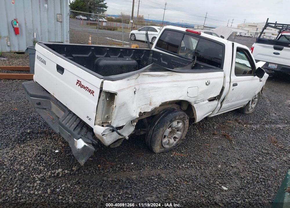 1999 NISSAN FRONTIER XE VIN: 1N6DD21S0XC304100