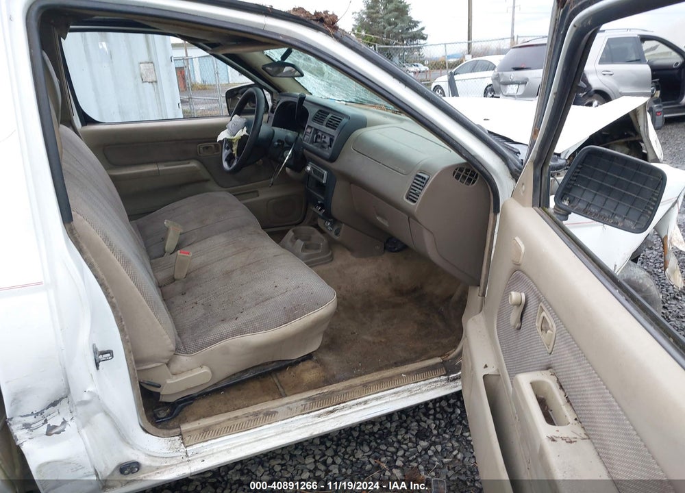 1999 NISSAN FRONTIER XE VIN: 1N6DD21S0XC304100