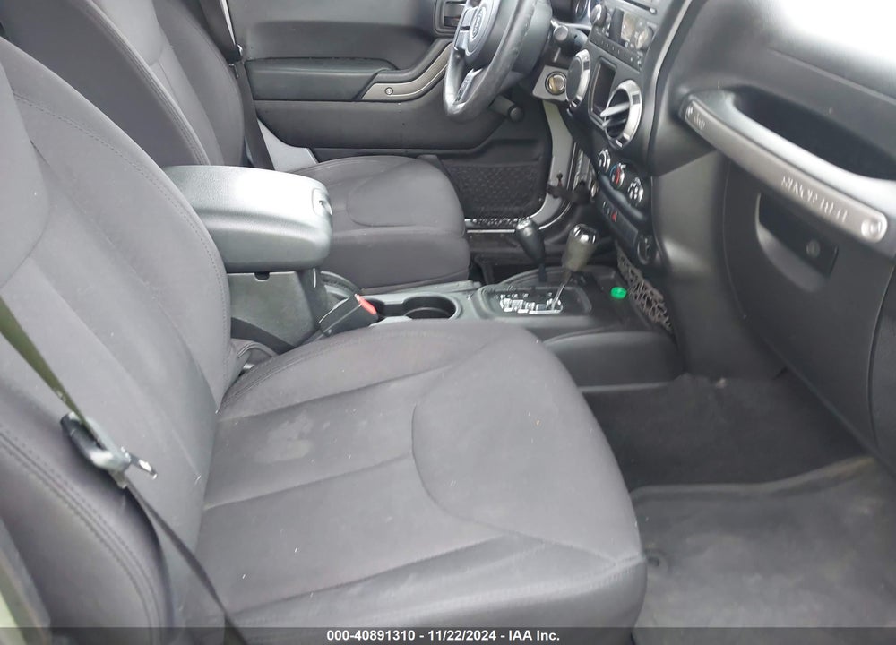 2014 JEEP WRANGLER UNLIMITED SPORT VIN: 1C4BJWDG5EL171252