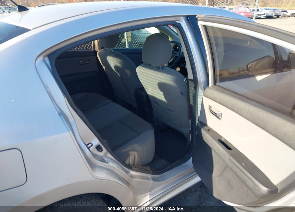 2011 NISSAN SENTRA 2.0SR VIN: 3N1AB6AP9BL608203