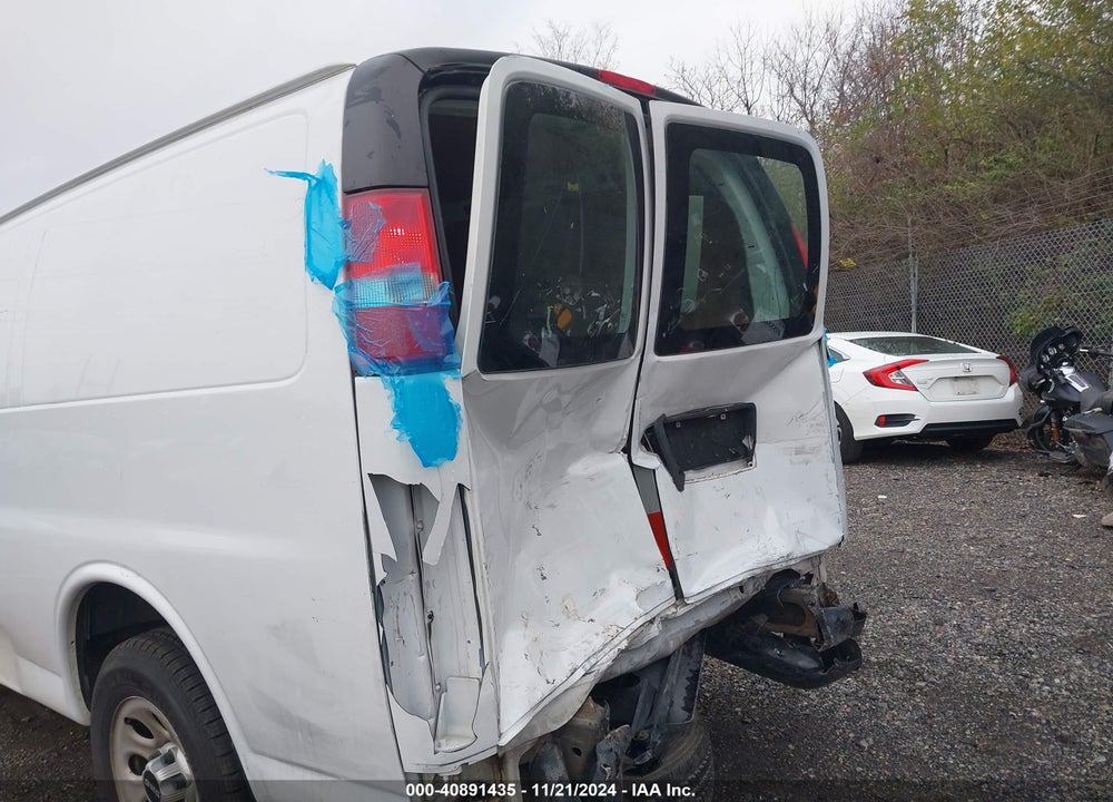 2009 GMC SAVANA 1500 WORK VAN VIN: 1GTFG15X191103355