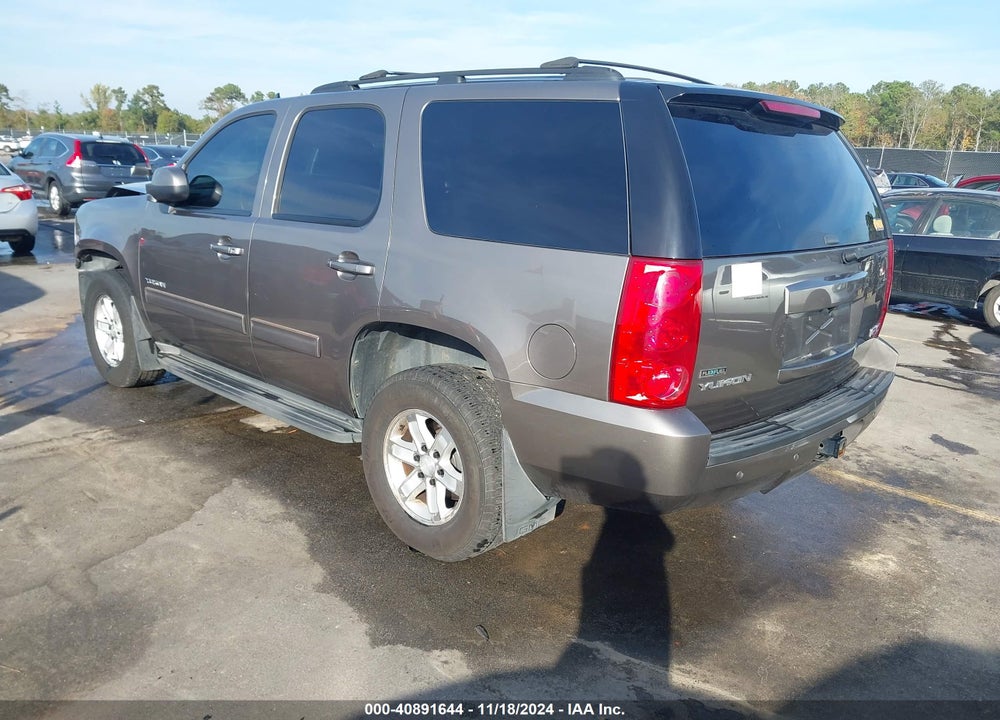 2012 GMC YUKON SLE VIN: 1GKS2AE08CR261043