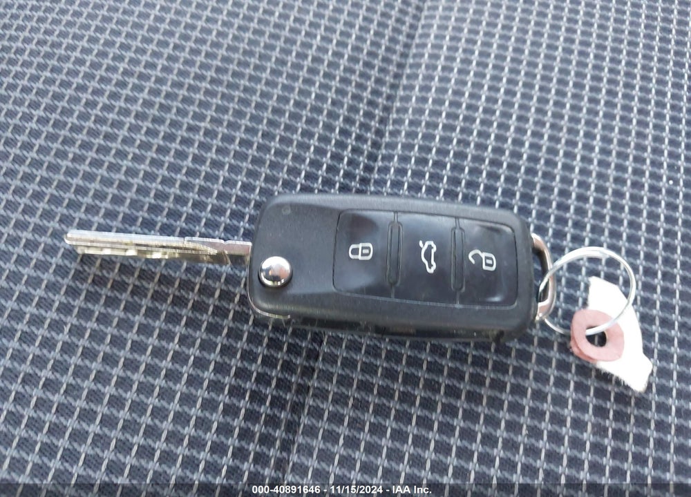 2011 VOLKSWAGEN GOLF 2.5L 4-DOOR VIN: WVWDA7AJ7BW300407