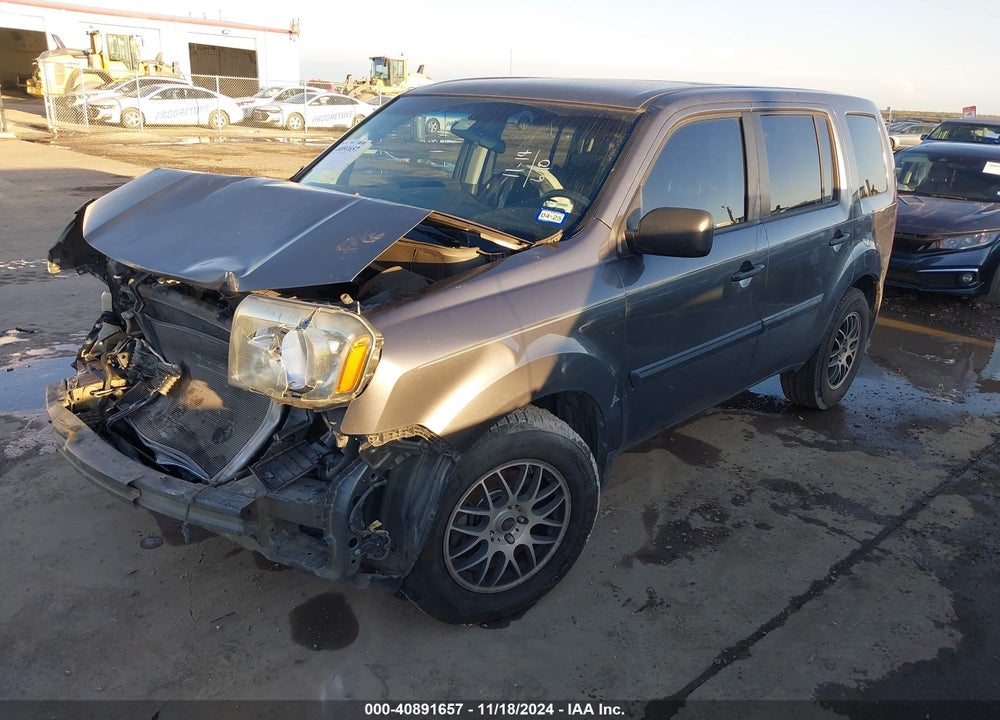 2011 HONDA PILOT LX VIN: 5FNYF3H21BB051021