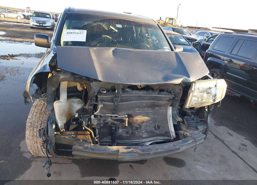 2011 HONDA PILOT LX VIN: 5FNYF3H21BB051021