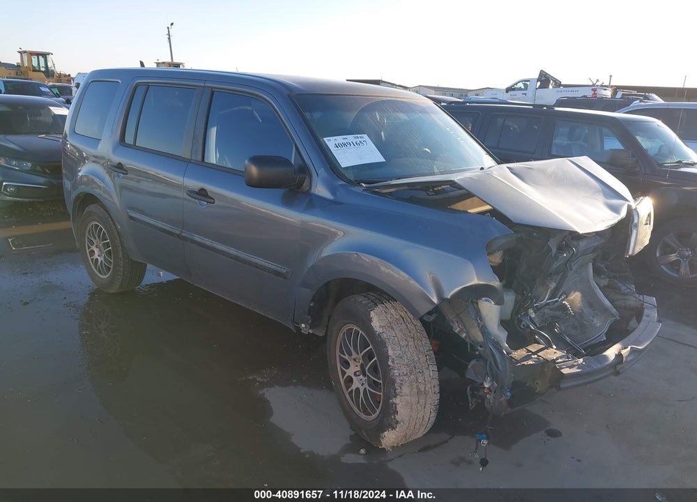 2011 HONDA PILOT LX VIN: 5FNYF3H21BB051021