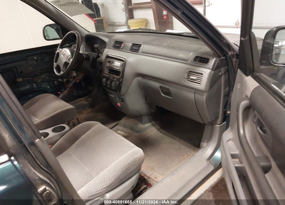 1997 HONDA CR-V VIN: JHLRD1840VC055839