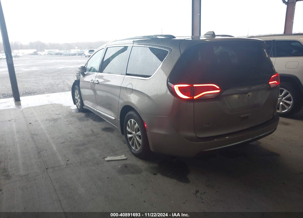 2018 CHRYSLER PACIFICA TOURING L VIN: 2C4RC1BG2JR262849