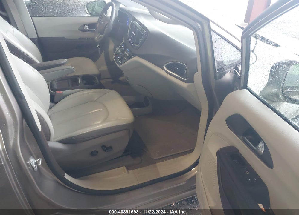 2018 CHRYSLER PACIFICA TOURING L VIN: 2C4RC1BG2JR262849