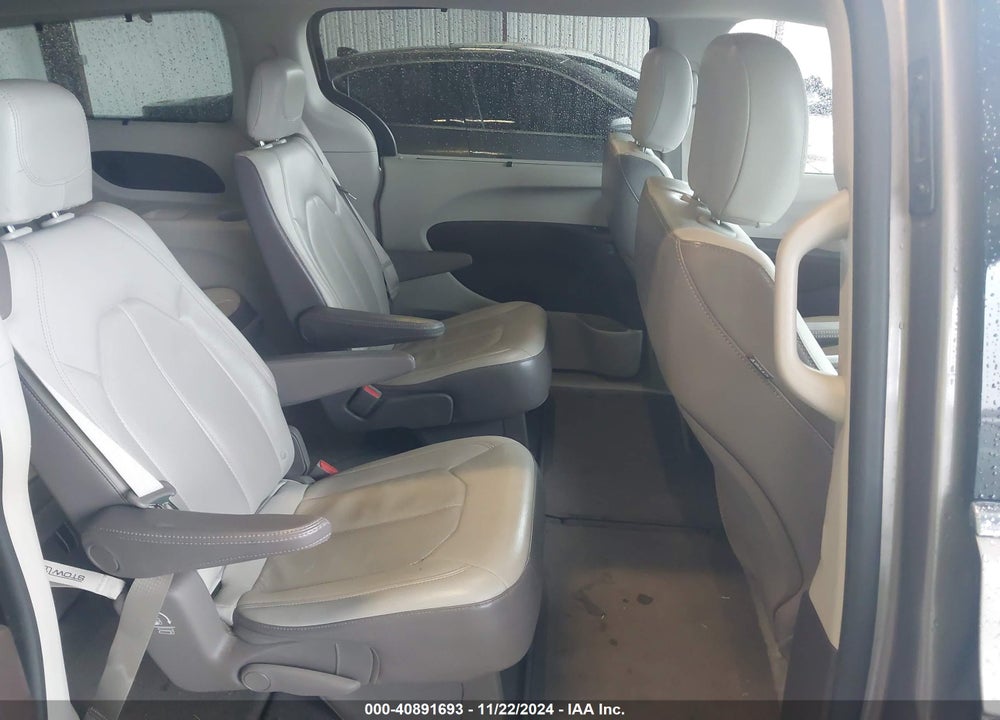 2018 CHRYSLER PACIFICA TOURING L VIN: 2C4RC1BG2JR262849