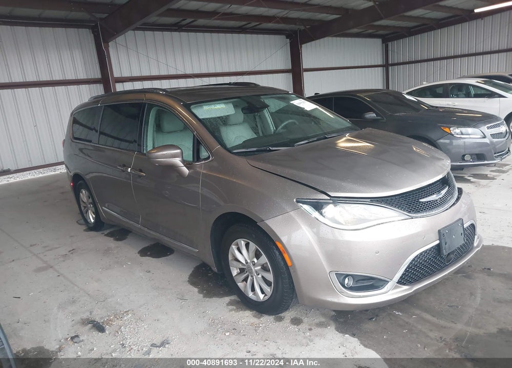 2018 CHRYSLER PACIFICA TOURING L VIN: 2C4RC1BG2JR262849