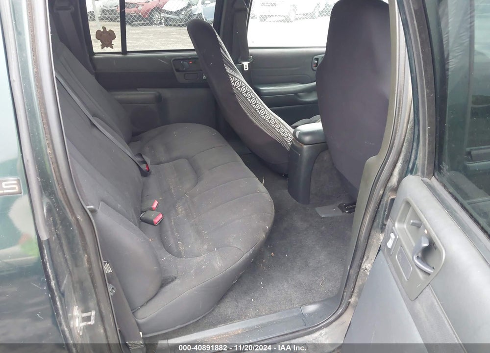 2004 CHEVROLET S-10 LS VIN: 1GCDT13X84K146017