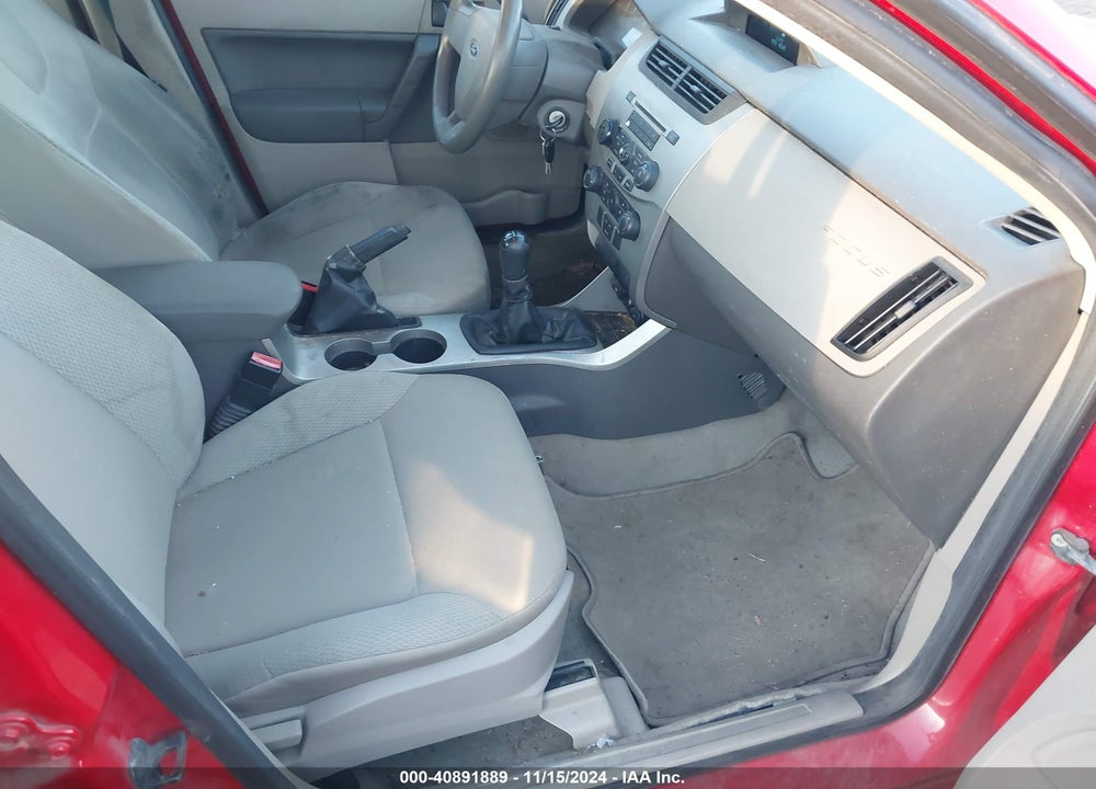 2008 FORD FOCUS S VIN: 1FAHP34N98W194838