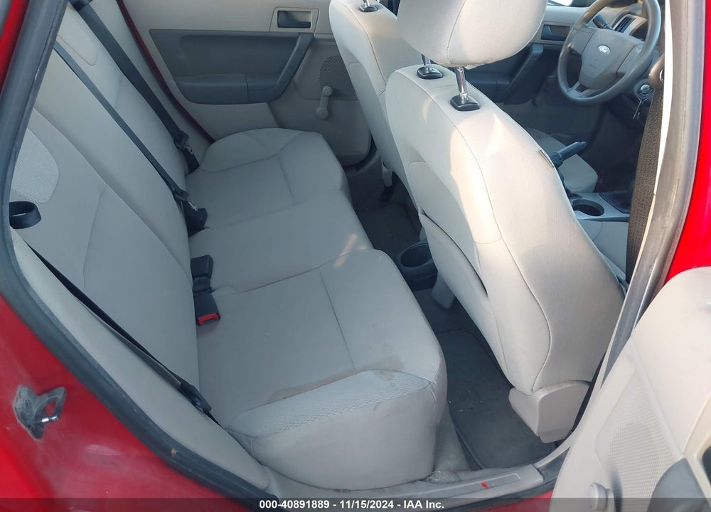 2008 FORD FOCUS S VIN: 1FAHP34N98W194838