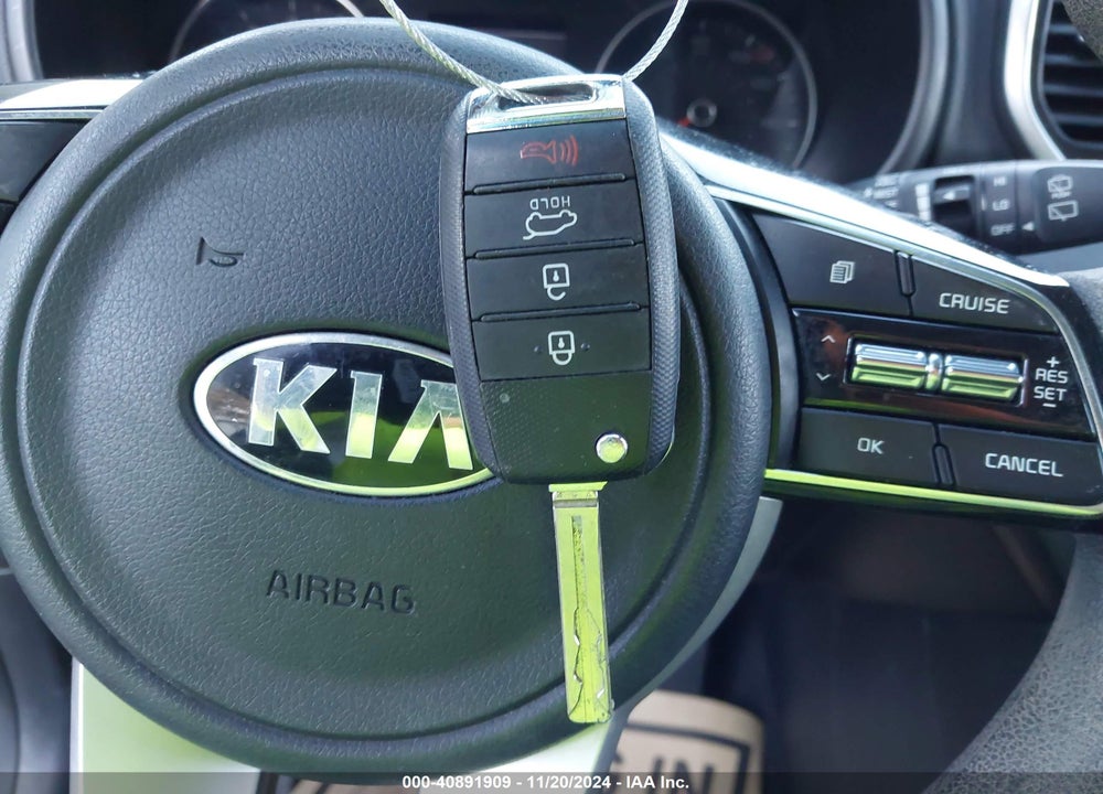 2020 KIA SPORTAGE LX VIN: KNDPM3ACXL7725730