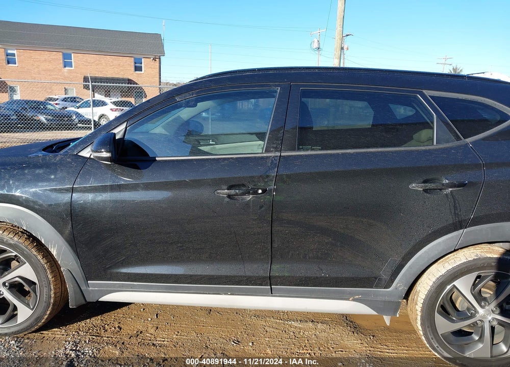 2018 HYUNDAI TUCSON VALUE VIN: KM8J33A29JU803800