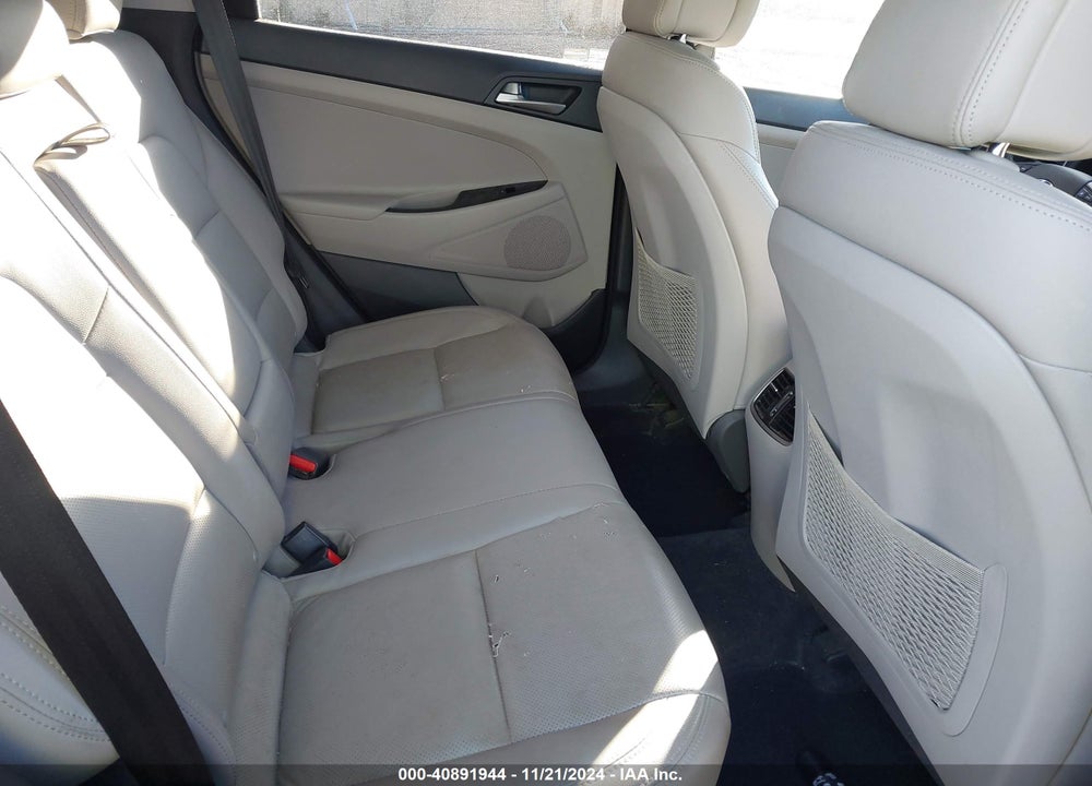 2018 HYUNDAI TUCSON VALUE VIN: KM8J33A29JU803800