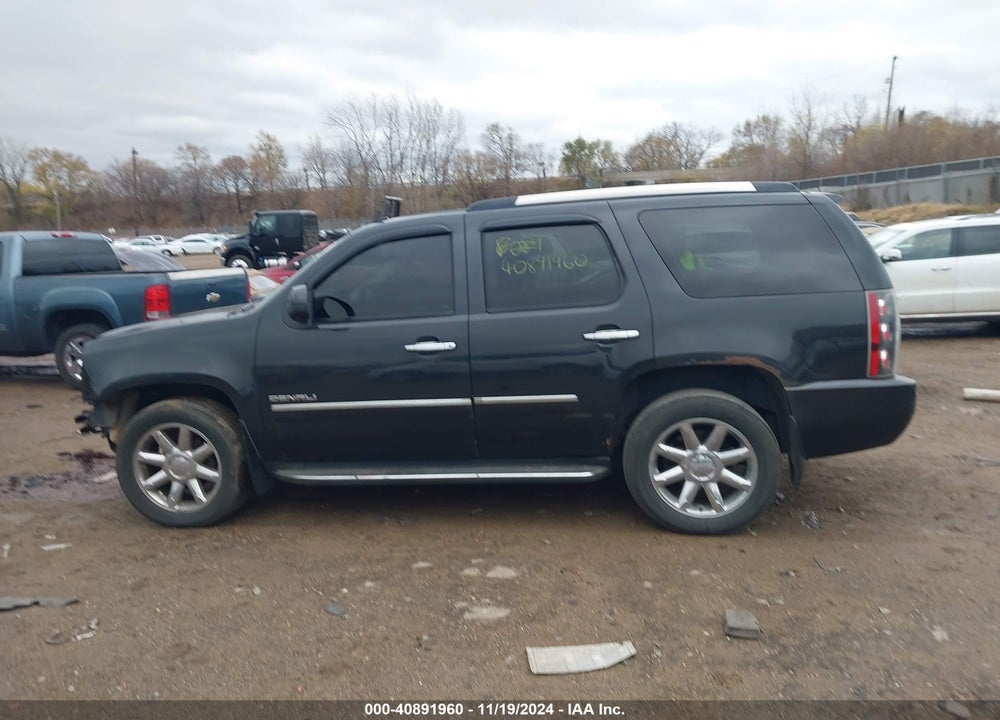 2011 GMC YUKON DENALI VIN: 1GKS2EEF4BR138026