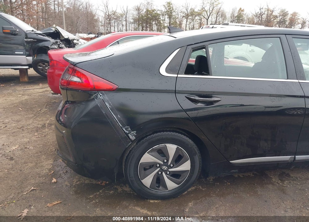 2019 HYUNDAI IONIQ HYBRID SEL VIN: KMHC75LC1KU105844