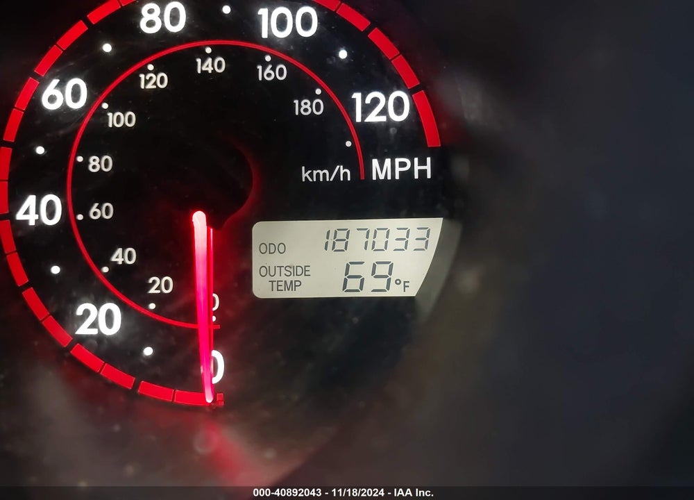 2005 TOYOTA MATRIX/XR VIN: 2T1KR32E95C340589