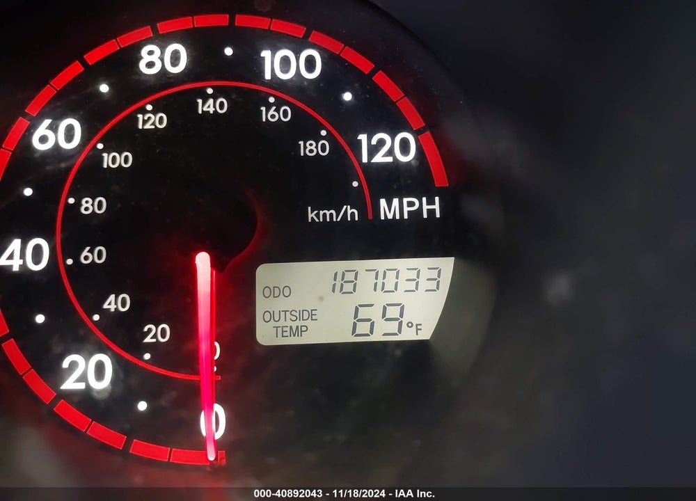 2005 TOYOTA MATRIX/XR VIN: 2T1KR32E95C340589