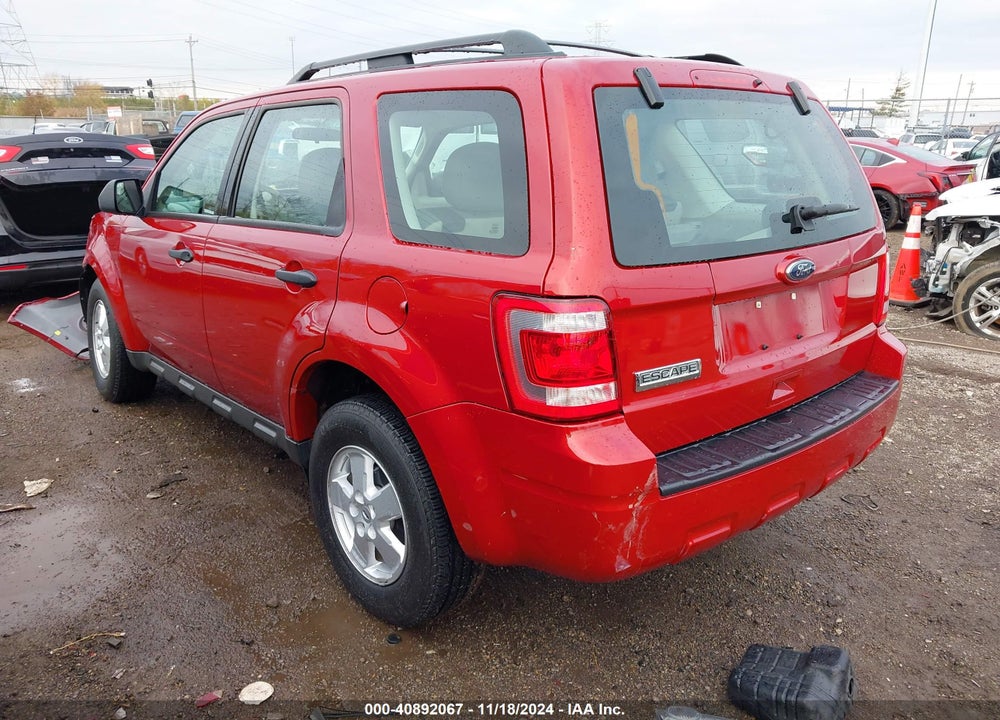 2010 FORD ESCAPE XLS VIN: 1FMCU0C73AKD12177