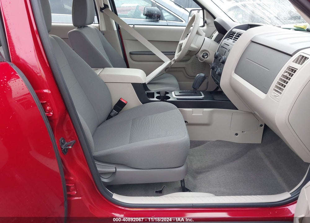 2010 FORD ESCAPE XLS VIN: 1FMCU0C73AKD12177