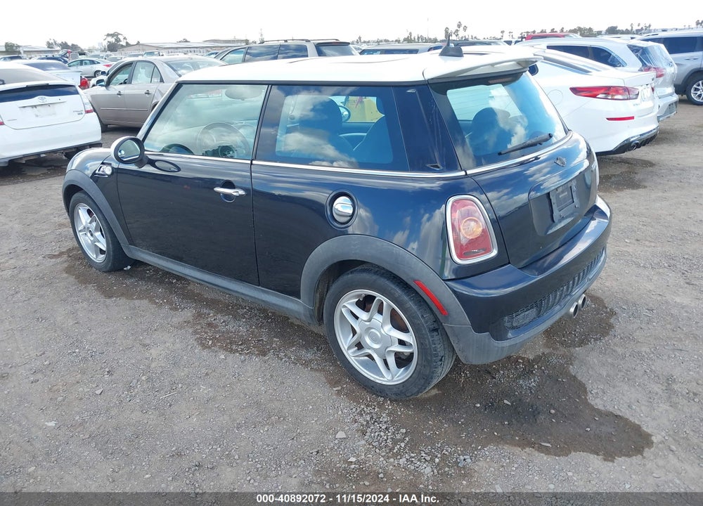 2008 MINI COOPER S VIN: WMWMF73578TT87637