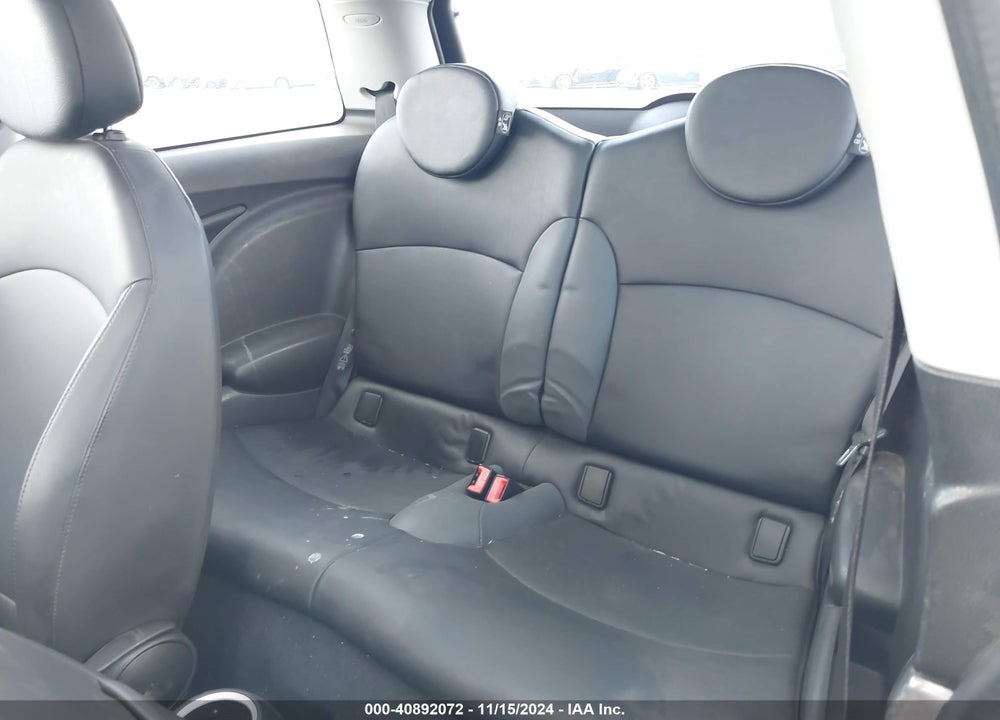 2008 MINI COOPER S VIN: WMWMF73578TT87637