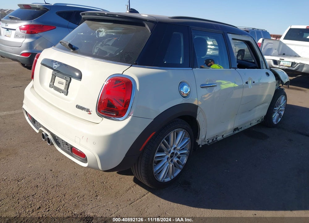 2020 MINI HARDTOP COOPER S VIN: WMWXU9C03L2M08940