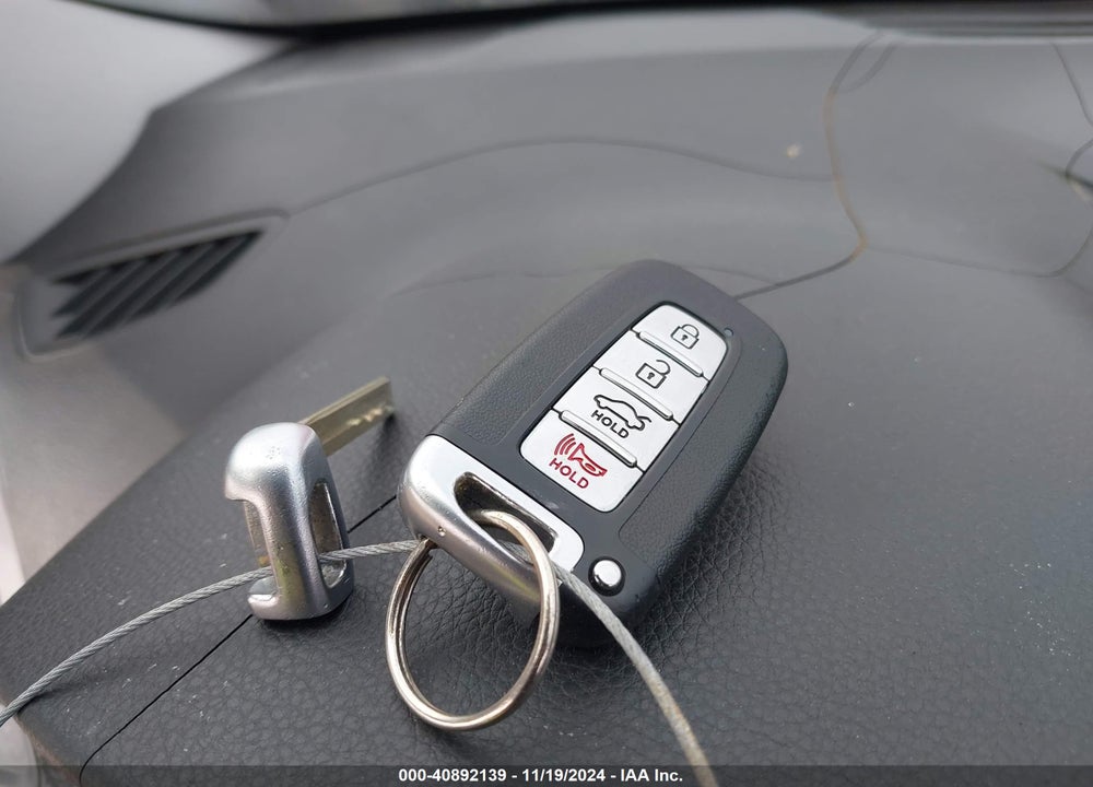 2013 HYUNDAI AZERA VIN: KMHFG4JG6DA218996