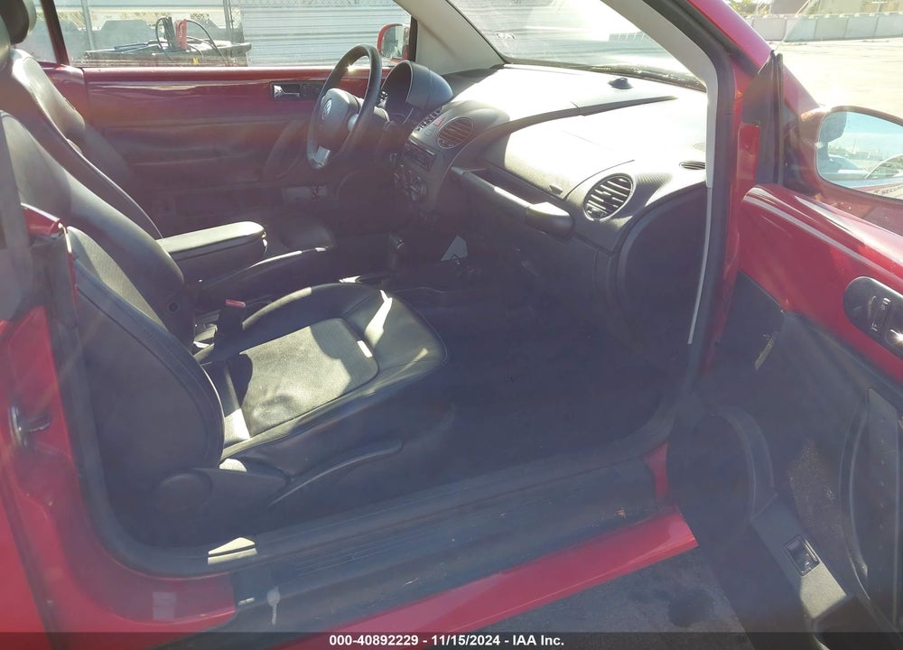 2008 VOLKSWAGEN NEW BEETLE SE VIN: 3VWRF31Y58M413324