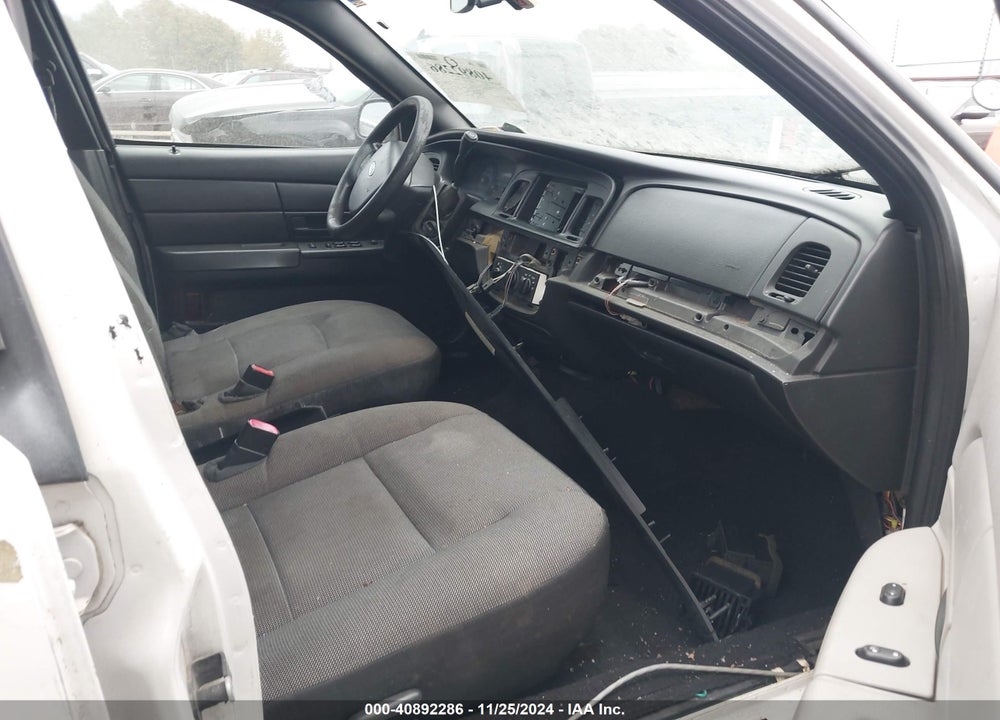 2006 FORD CROWN VICTORIA POLICE/POLICE INTERCEPTOR VIN: 2FAHP71W76X140251