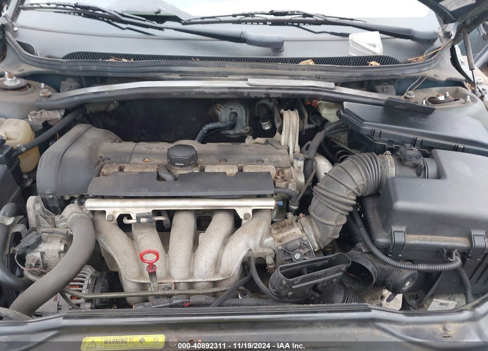 2001 VOLVO V70 2.4 VIN: YV1SW61R411124057
