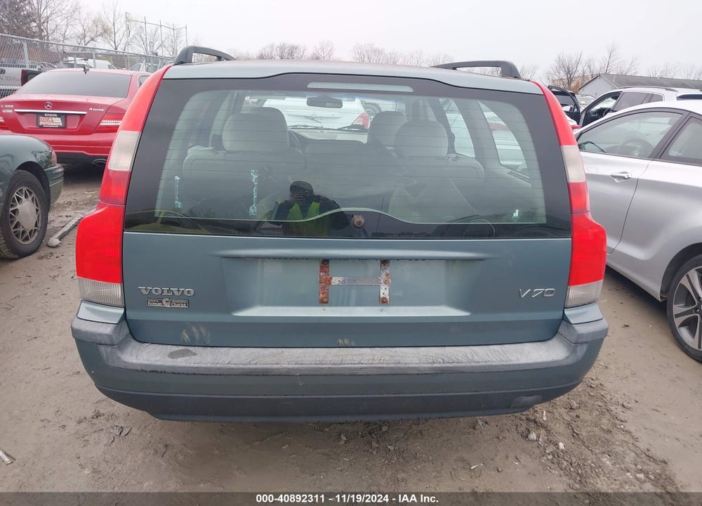 2001 VOLVO V70 2.4 VIN: YV1SW61R411124057