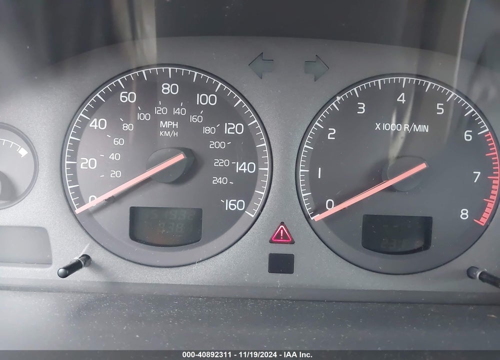 2001 VOLVO V70 2.4 VIN: YV1SW61R411124057