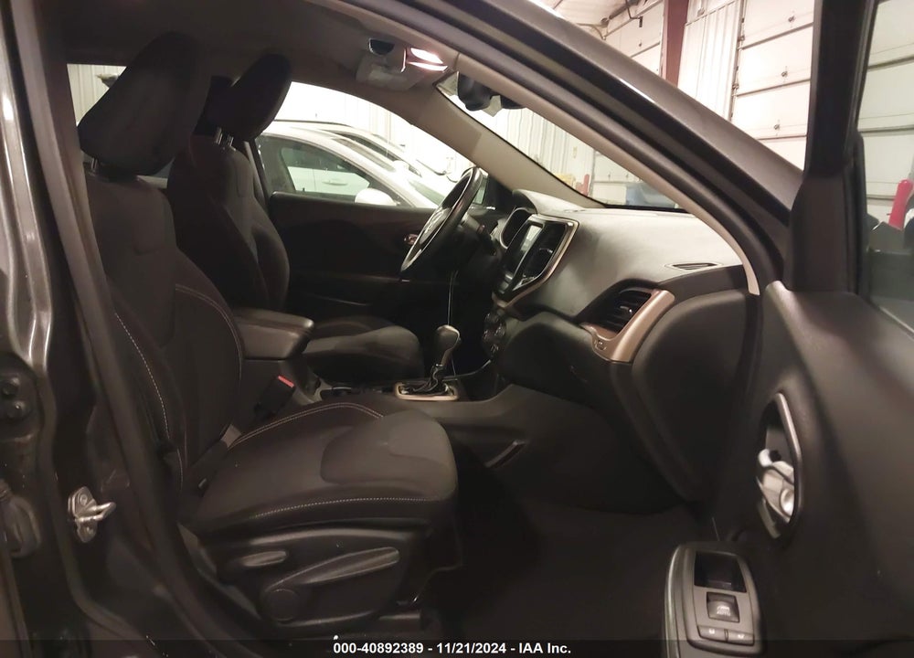 2015 JEEP CHEROKEE LATITUDE VIN: 1C4PJLCB5FW656145